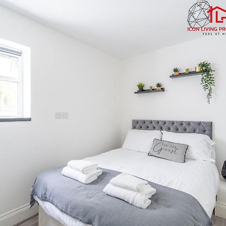 Arch-View Apartment 1 By Icon Living Properties Short Lets & Serviced Accommodation Wembley London Exterior photo